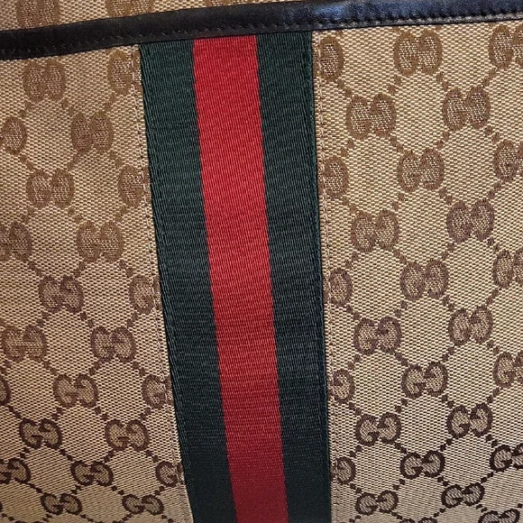 Gucci Beige GG Canvas Crossbody with Red and Green Web Stripe - Picture 2 of 16